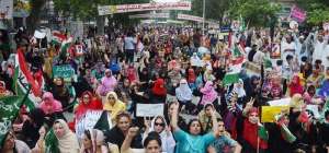Pakistan Awami tehreek holding protest at Mall Road Lahore