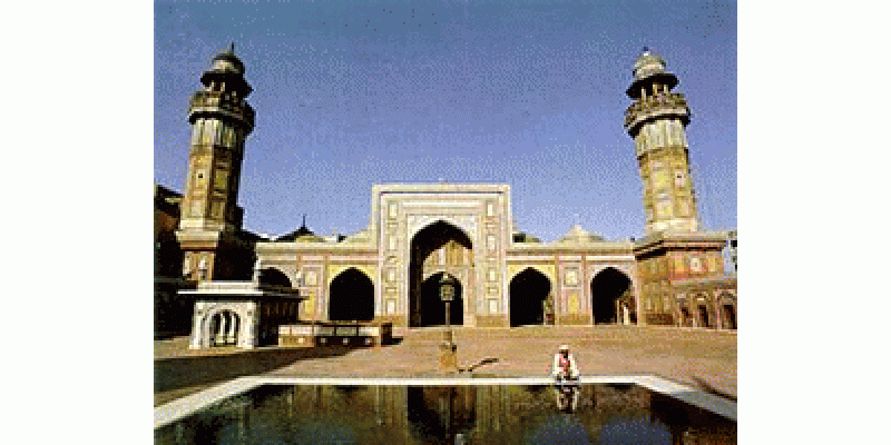 Mughliya DoooR Ka ShahKaar , Masjid Wazir Khan