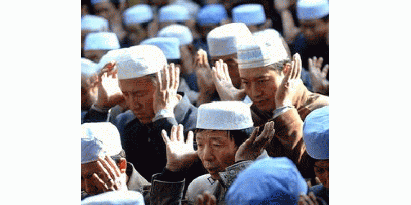 China Muslim Wo deen Se Gehri Muhabbat Rakhte Hain