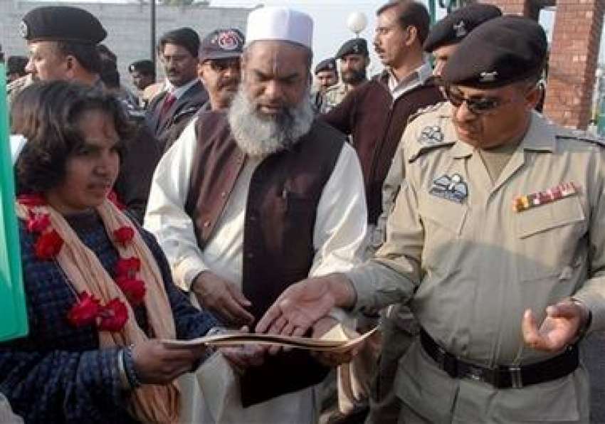 واہگی بارڈر، پاکستانی جیلوں سے رہائی پانے والے بھارتی قیدیوں‌کی ..