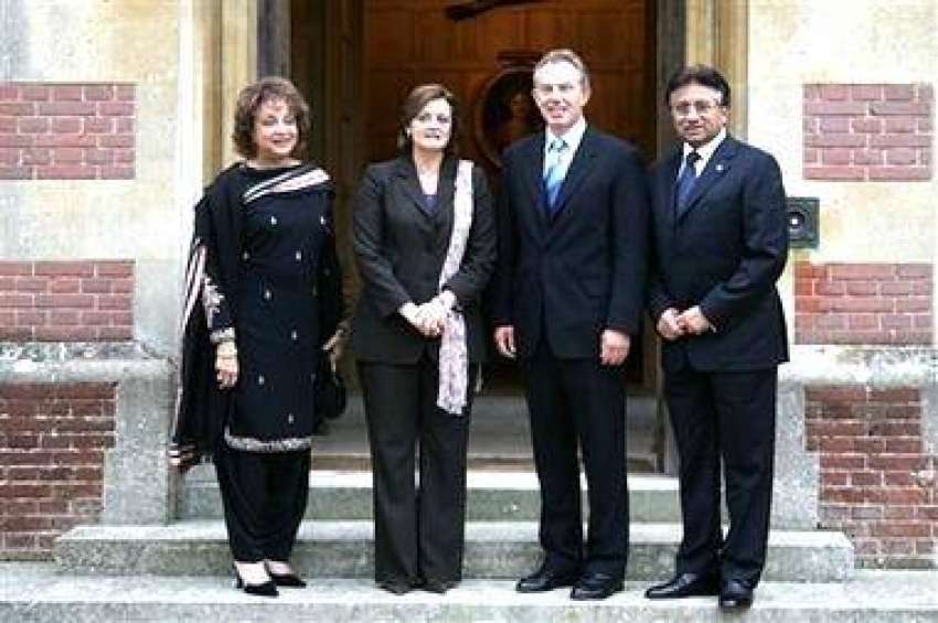 لندن، ٹونی بلئیر اپنی اہلیہ کے ہمراہ صدر مشرف اور بیگم صہبا ..