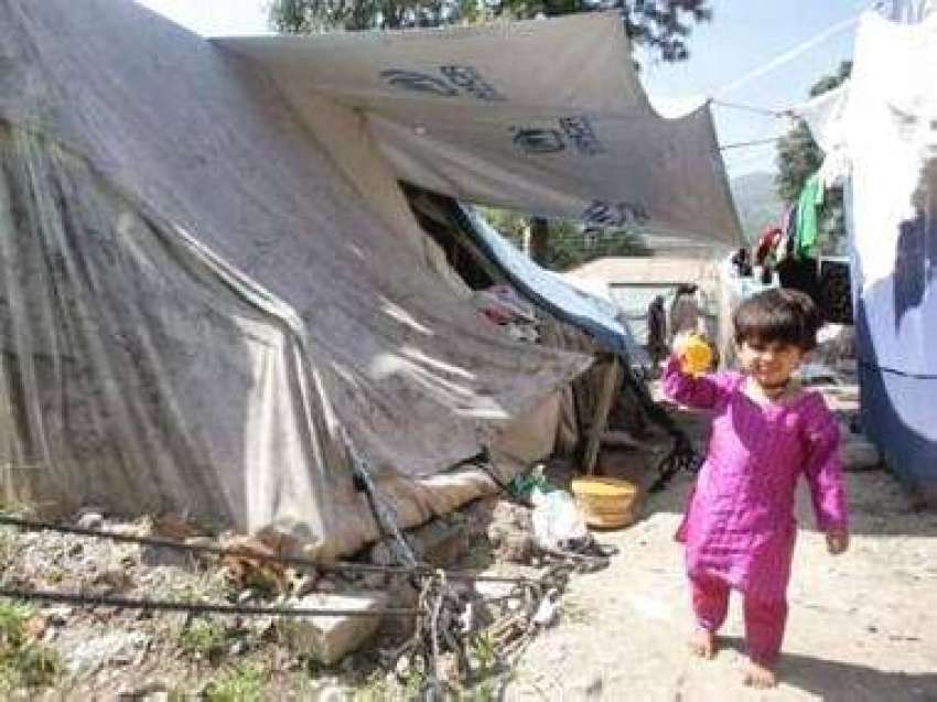 مظفر آباد، ایک سال گزرنے کے بعد بھی زلزلہ زدگان خیموں میں ..