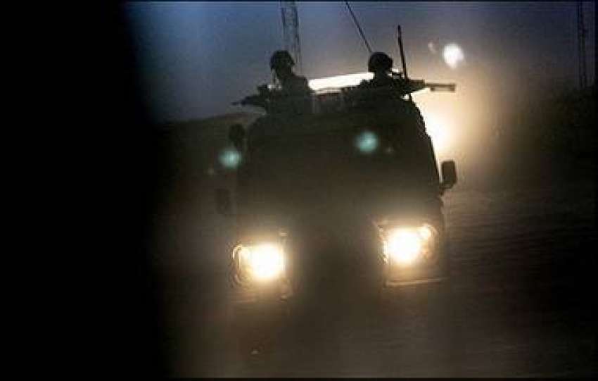 اتحادی فوجی عراقی صوبہ ہلمند میں رات کو گشت کر رہے ہیں۔