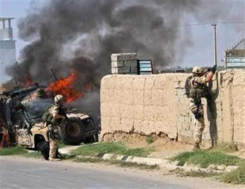 افغان صوبے ہلمند میں نیٹو کے فوجی طالبان کے ساتھ جھڑپ کے ..