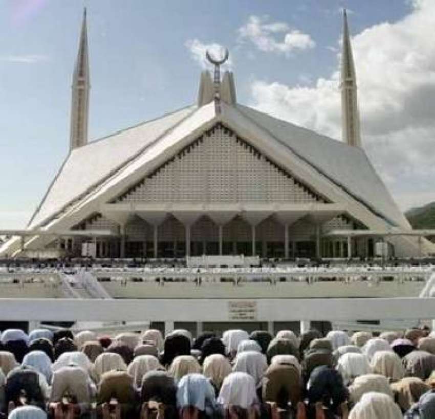 اسلام آباد،جمعتہ الوداع کے موقع پر فیصل مسجد میں ہزاروں ..