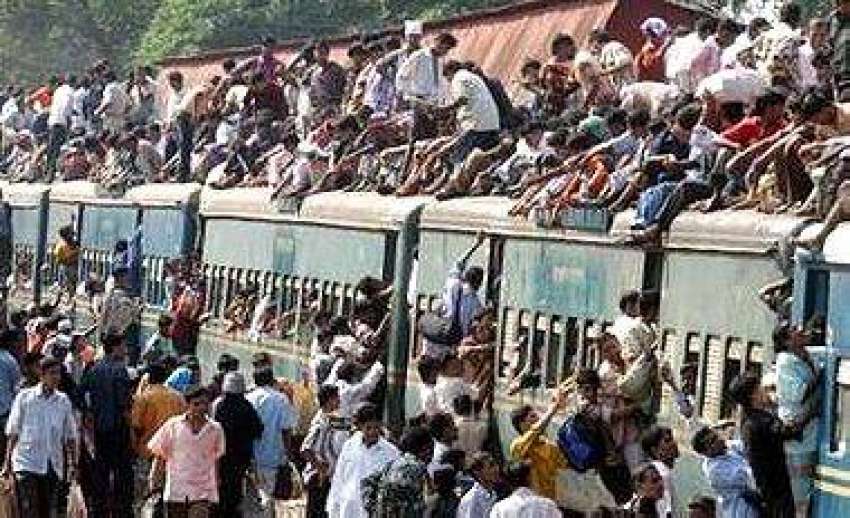 عید ٹرین۔۔۔۔
بنگلہ دیش میں عید کی چھٹیوں پر دوسرے شہروں ..