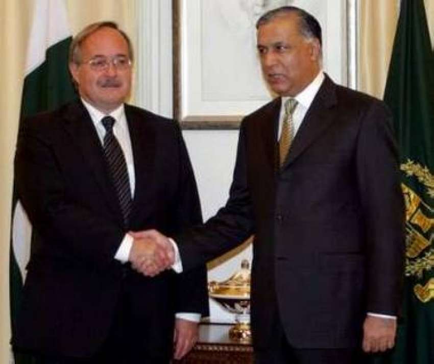 اسلام آباد، وزیر اعظم شوکت عزیز سویڈیش وزیر دفاع سے ملاقات ..
