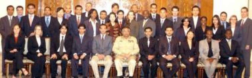 اسلام آباد،صدر جنرل مشرف کا ہاورڈ بزنس سکول کے طلبا کے ساتھ ..