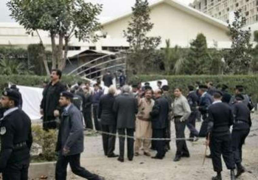 اسلام آباد،میریٹ ہوٹل کی کار پارکنگ میں‌بم دھماکے کے بعد ..