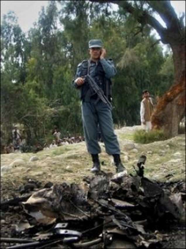جلال آباد،ایک افغان فوجی امریکی فوجی کانوائے پر خودکش حملے ..