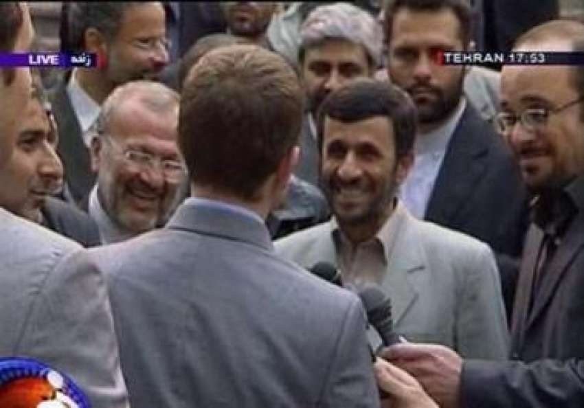 تہران،ایرانی ٹی وی سے حاصل کردہ تصویر میں ایرانی صدر احمدی ..
