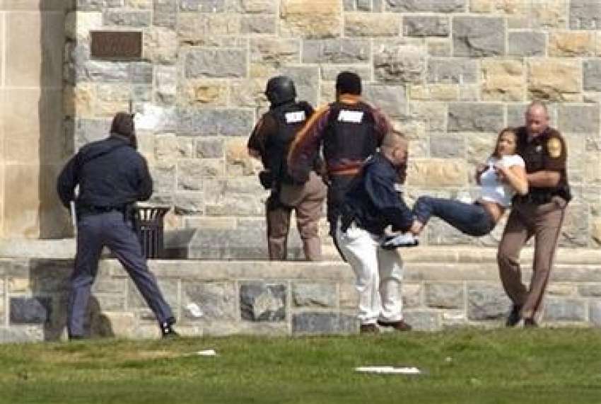 ورجینیا،یونیورسٹی میں‌مسلح شخص کی فائرنگ سے زخمی ہونیوالوں ..