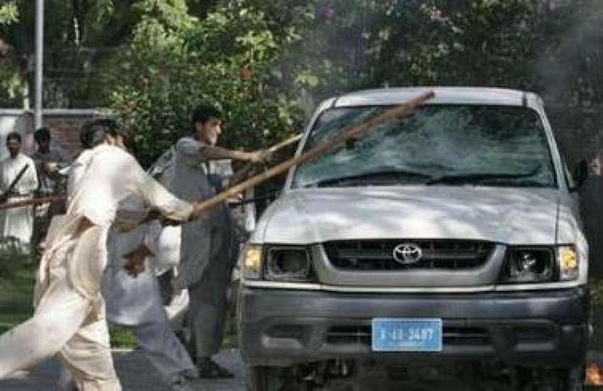 اسلام آباد،سیکورٹی اہلکاروں کی فائرنگ کے بعد لال مسجد کے ..