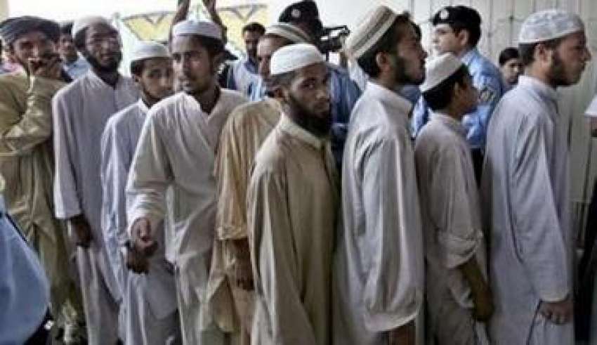 اسلام آباد،لال مسجد سے گرفتار طلبہ سپورٹس کمپلیکس میں داخل ..