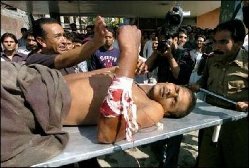 سرینگر،بھارتی فوجیوں کی فائرنگ سے زخمی ہونے والے افراد ..