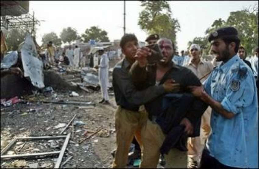 اسلام آباد،خود کش حملہ کے بعد ایک زخمی پولیس اہلکار کو طبی ..