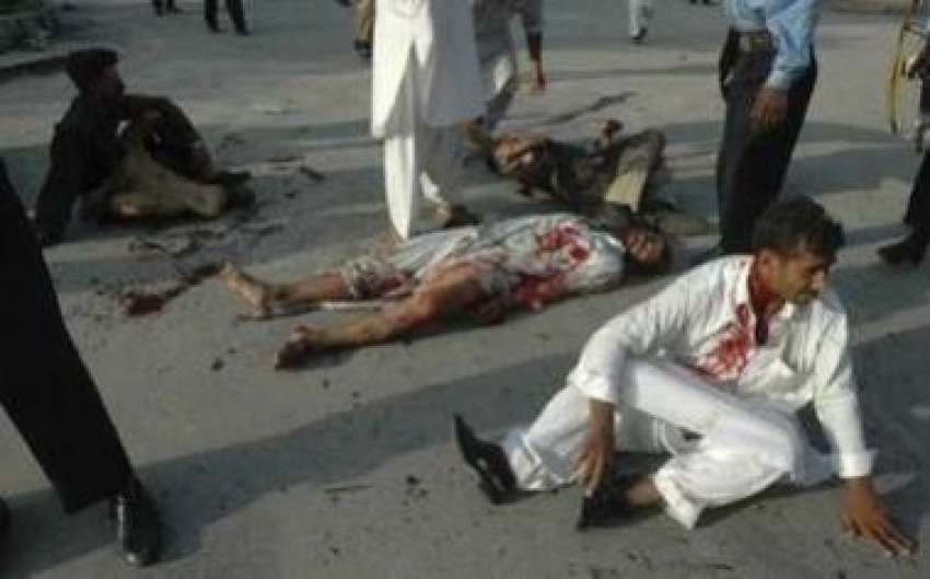 اسلام آباد،آبپارہ مارکیٹ‌میں‌خود کش حملے کے بعد زخمی افراد ..