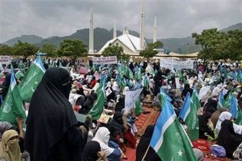 اسلام آباد،متحدہ مجلس عمل کی ہزاروں‌خواتین کارکن لال مسجد ..