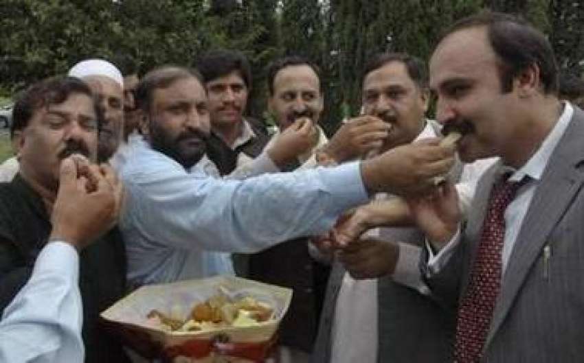 اسلام آباد،مسلم لیگ ن کے کارکن جاوید ہاشمی  کی رہائی کے سپریم ..