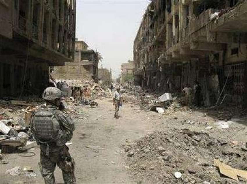 بغداد، امریکی فوجی ،کار بم دھماکے سے تباہ ہونے والی جگہ ..