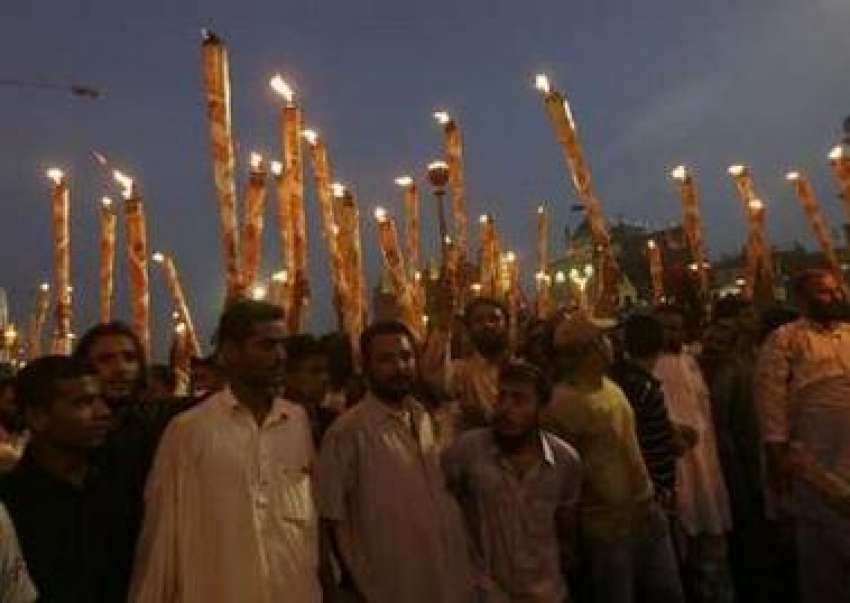کراچی،پیپلز پارٹی کے کارکن بینظیربھٹو کے وطن واپسی اعلان ..