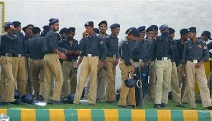 راولپنڈی،پولیس اہلکار ائیرپورٹ جانیوالے راستوں‌پر الرٹ ..