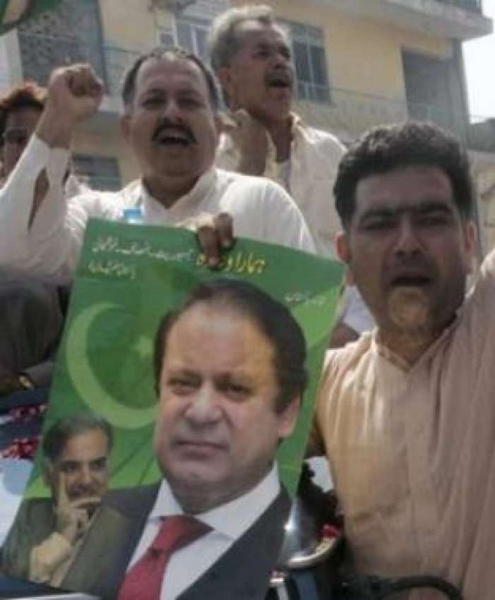 راولپنڈی،مسلم لیگ ن کے کارکن نوازشریف سے اظہار یکجہتی کیلئے ..
