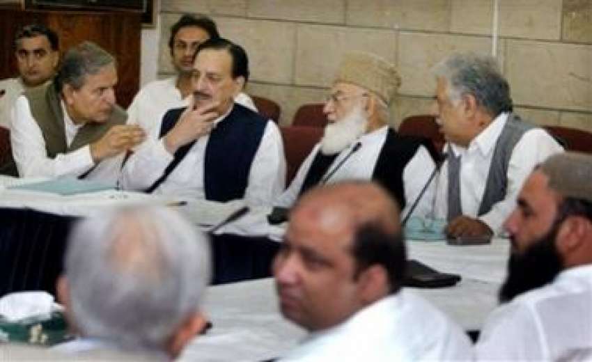 اسلام آباد،آل پاکستان ڈیموکریٹک موومنٹ کے اجلاس کے دوران ..