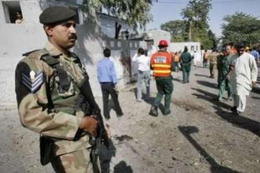 راولپنڈی،کچہری کے علاقے میں خودکش حملہ کے بعد پولیس اہلکار ..