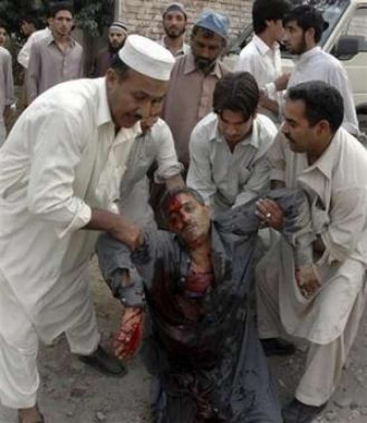 پشاور،وفاقی وزیرامیرمقام کی رہائشگاہ کے باہر خودکش حملے ..