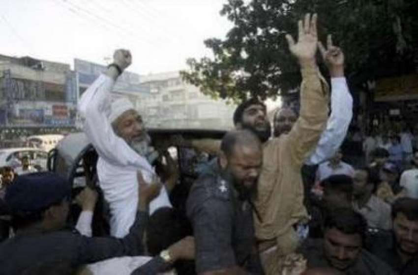 کراچی،پولیس اےپی ڈی ایم کے احتجاج کر رہے کارکنوں‌کو گرفتار ..