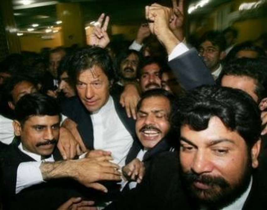 لاہور،پاکستان تحریک انصاف کے سربراہ لاہوربار ایسوسی ایشن ..