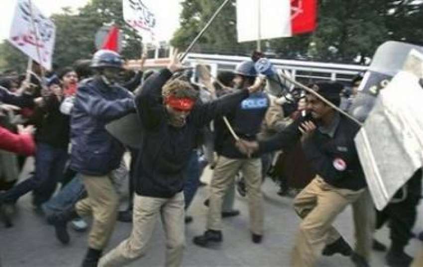 اسلام آباد،پولیس اہلکار معزول چیف جسٹس افتخارچوہدری کی ..