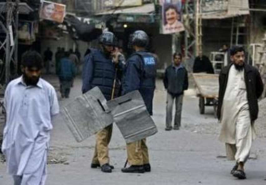 راولپنڈی، پولیس اہلکار امن و امان کی صورتحال کنٹرول کرنے ..