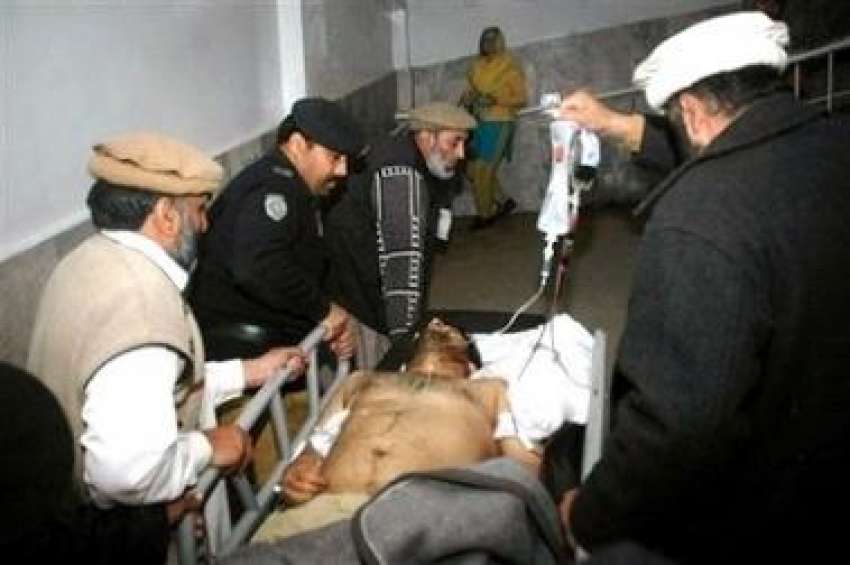 پشاور، شدت پسندوں کے ساتھ مقابلے میں زخمی ہونے والے پولیس ..