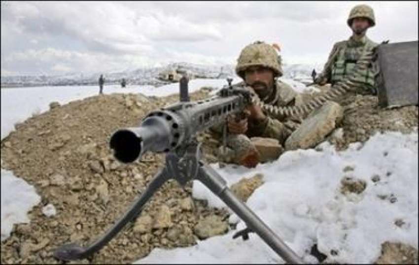 پاک افغان بارڈرعلوارہ منڈی کی چیک پوسٹ پرپاک فوج کے جوان ..
