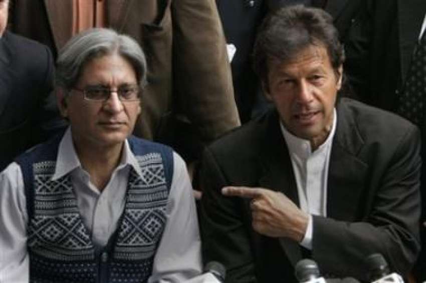 لاہور،پاکستان تحریک انصاف کے سربراہ عمران خان سپریم کورٹ ..