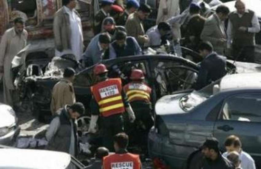 راولپنڈی،سیکورٹی اہلکار اور فوجی حکام خودکش حملے میں تباہ ..