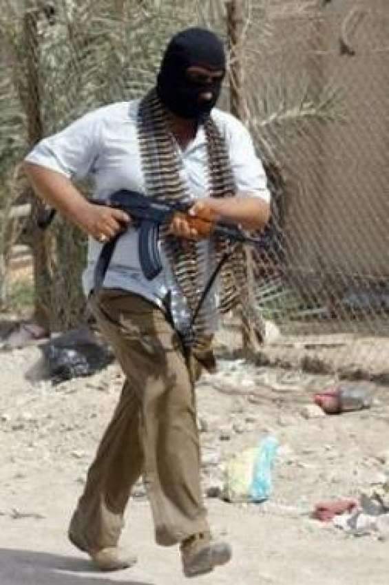 بصرہ،مہدی فورس کا ایک عراقی جوان امریکی فوج سے دوبدو لڑائی ..