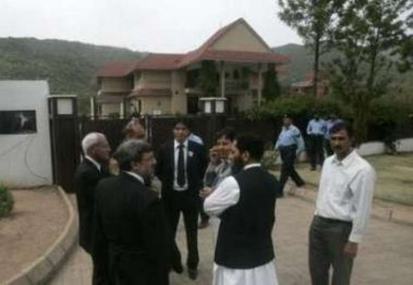 اسلام آباد،وکلاکی ایک بڑی تعداد معزول چیف جسٹس افتخار محمدچوہدری ..
