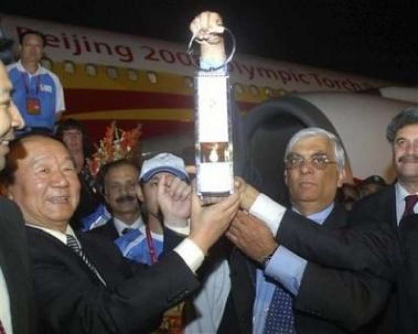 راولپنڈی،پاکستان اولمپک ایسوسی ایشن کے صدر عارف حسن بیجنگ ..