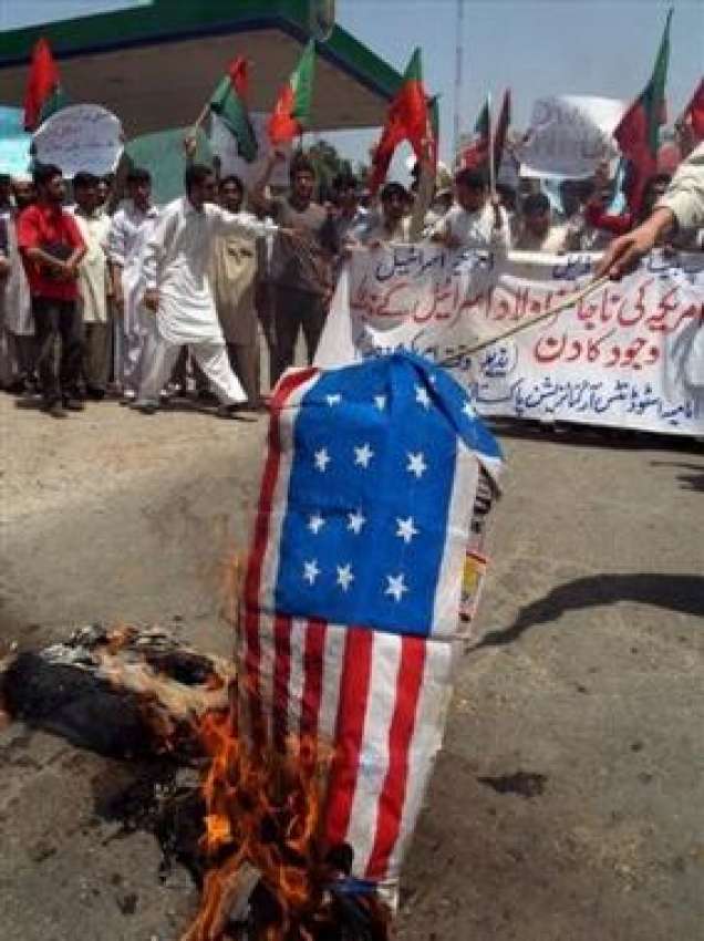 پشاور،طلبہ تنظیم کے کارکن ڈمہ ڈولا میں امریکی میزائل حملے ..