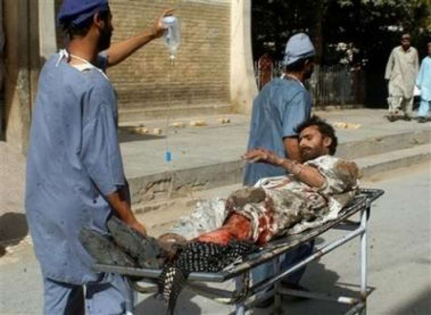 کوئٹہ،بم دھماکہ میں زخمی ہونیوالے ایک شہری کو طبی امداد ..