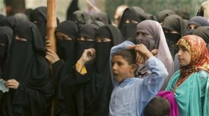 اسلام آباد،خواتین اور بچے لال مسجد میں‌ منعقد ہونیوالی ..