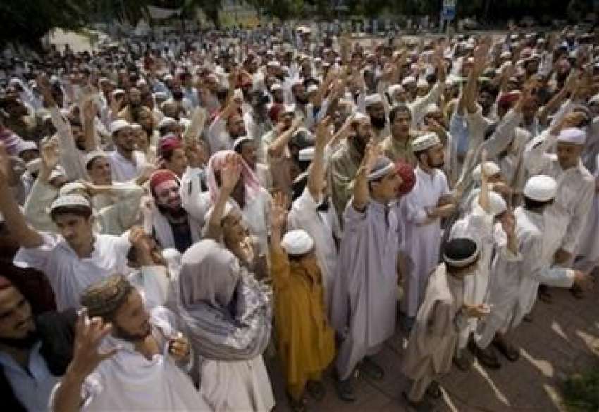 اسلام آباد،لال مسجد اور دیگر مدارس کے طلبا نماز جمعہ کے ..