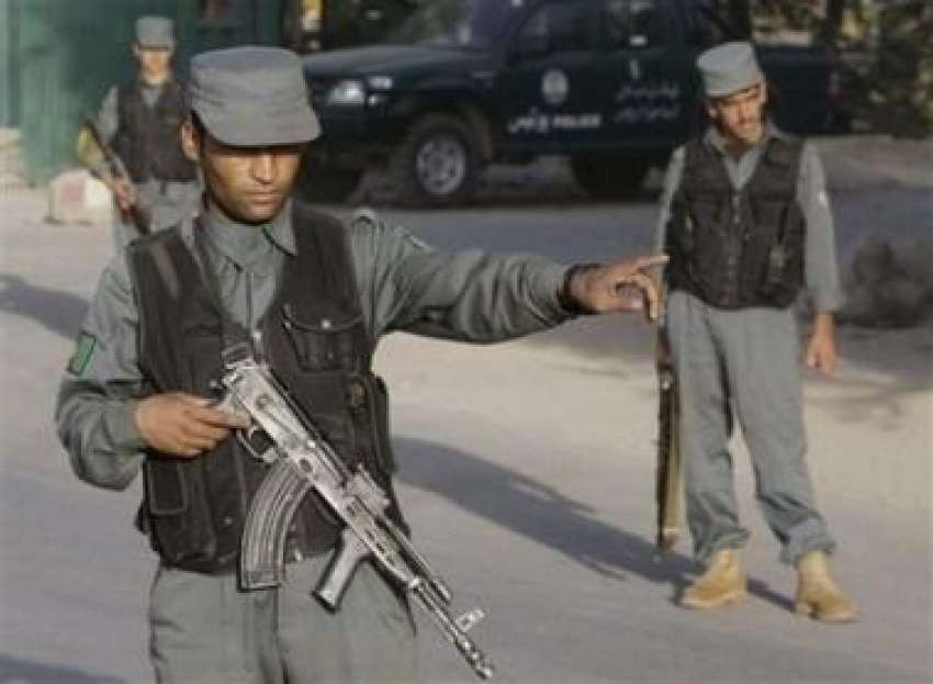کابل،ایک افغان فوجی اہلکار امریکی‌صدارت امیدوار باراک ..