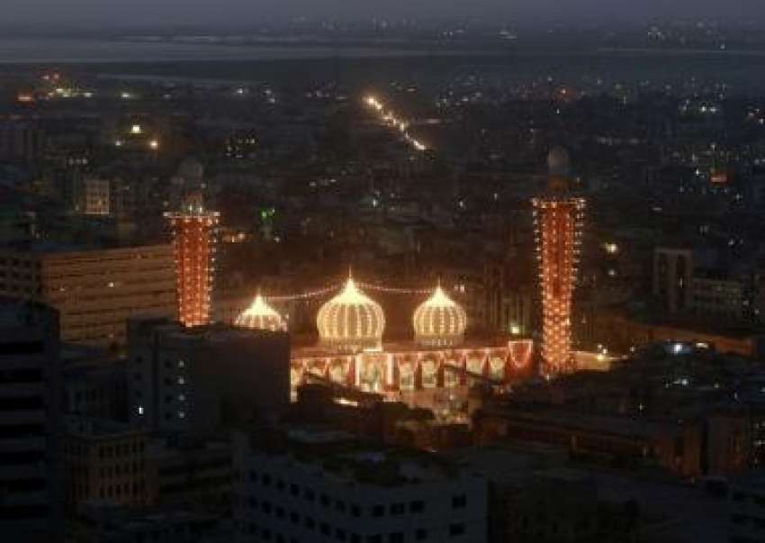 کراچی،رمضان المبارک کی آمد کے موقع پر ایک مسجد کو خوبصورتی ..