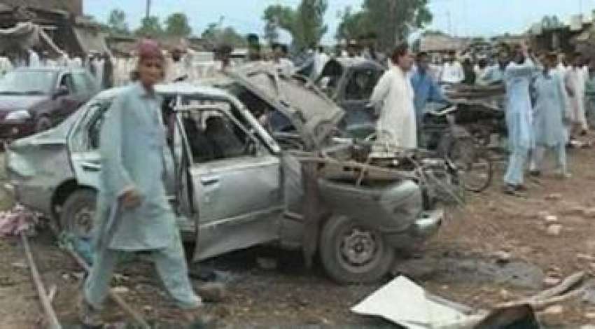 پشاور،پولیس چیک پوسٹ پر خودکش کار بم حملے کے بعد نجی ٹی وی ..