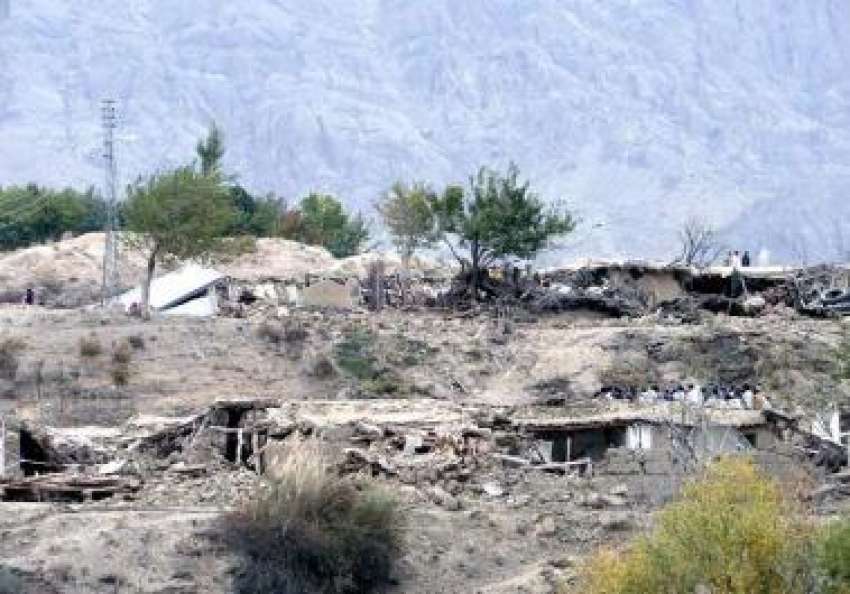 زیارت، زلزلہ کے بعد ملبہ بکھرا پڑا ہے۔
