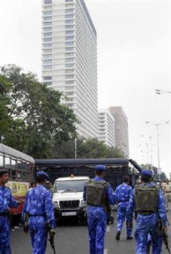  ممبئی،بھارتی کمانڈوزدہشتگردوں کے خلاف کاروائی سے قبل اوبرائے ..